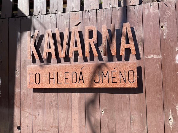 Kavárna co hledá jméno