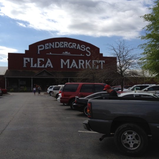 รูปภาพถ่ายที่ Pendergrass Flea Market โดย Shiz เมื่อ 3/24/2012