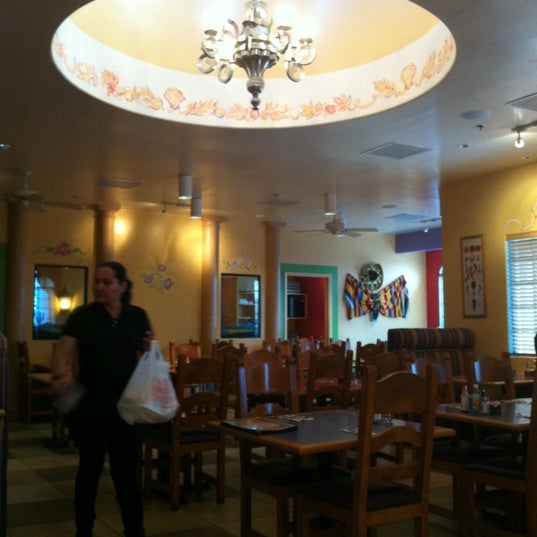 Foto scattata a Manuel&#39;s Mexican Restaurant da Alicia S. il 3/19/2012