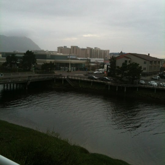 Photo taken at Rivertide Suites Hotel by Patty on 4/21/2012