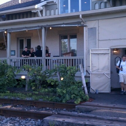 8/18/2012 tarihinde SuBarNYCziyaretçi tarafından Seneca Harbor Station'de çekilen fotoğraf