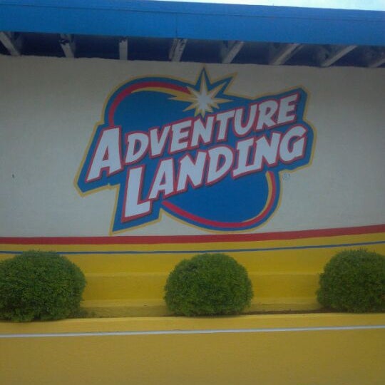 รูปภาพถ่ายที่ Adventure Landing Jacksonville Beach โดย Daniel เมื่อ 4/29/2012