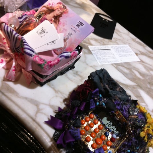 Photos At Anna Sui 表参道 Now Closed 北青山 神宮前6 1 4 Photos At Anna Sui 表参道 Now Closed 北青山 神宮前6 1 4