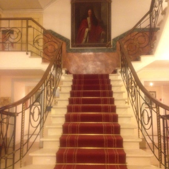 Das Foto wurde bei Hotel Ambasciatori Palace von santa n. am 7/9/2012 aufgenommen