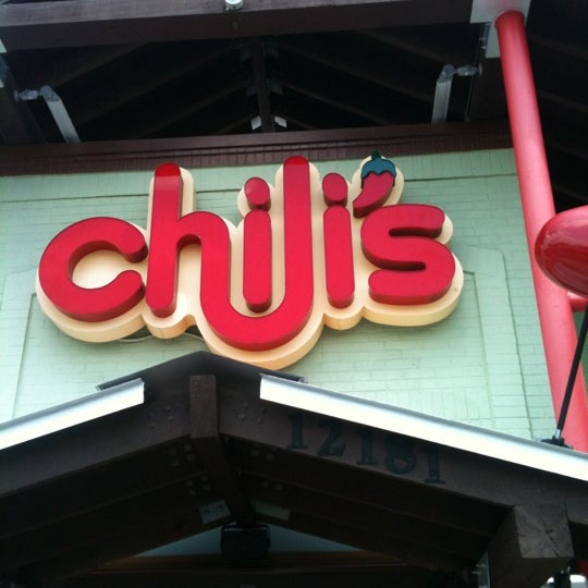 Photo taken at Chili&#39;s Grill &amp; Bar by Hector on 9/5/2012