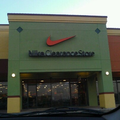 nike store johnson creek hours