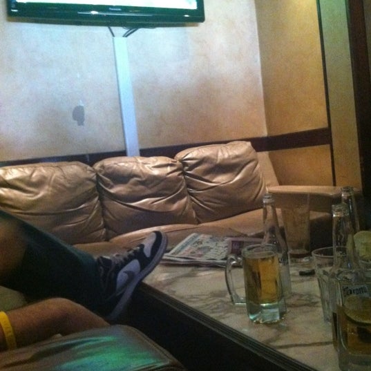 6/27/2012にSteve T.がPlaza Lounge - Kitchen and Barで撮った写真
