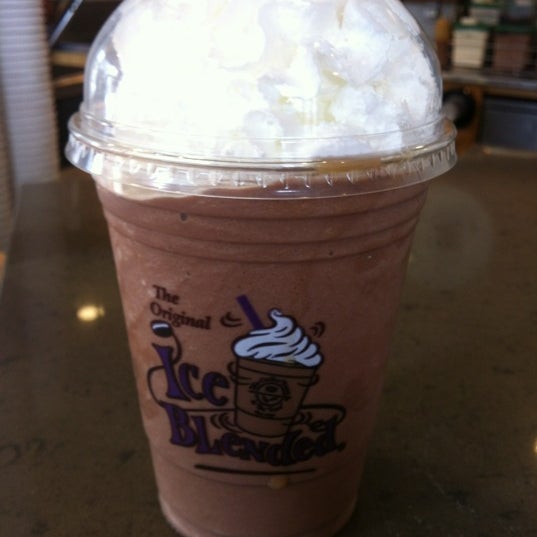 Photo taken at The Coffee Bean &amp; Tea Leaf by S C. on 6/3/2012