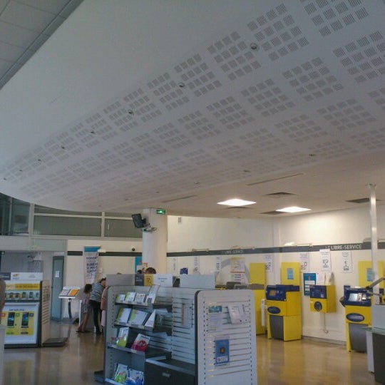 15++ La poste arago perpignan
