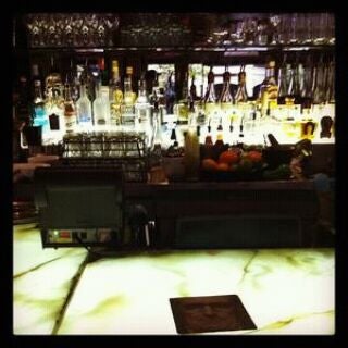 2/27/2012にMarcia G.がHugos Loungeで撮った写真