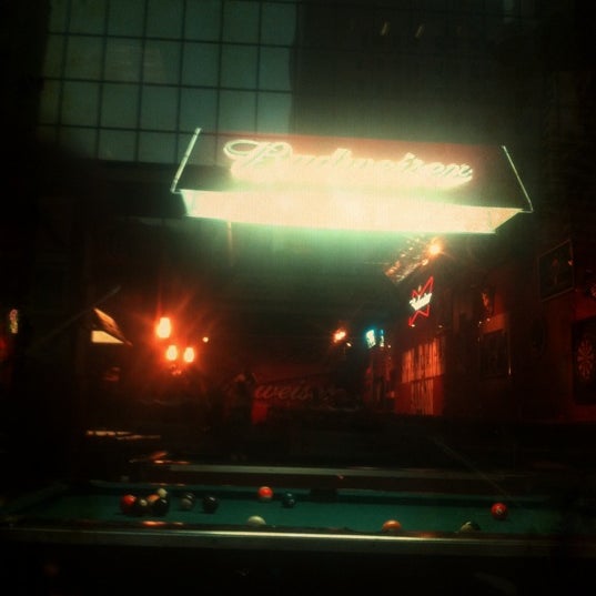 Foto diambil di Scotty&#39;s Elm St. Saloon oleh adam a. pada 5/18/2012