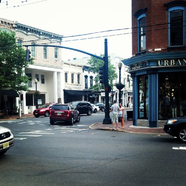 Foto scattata a The Downtown da Jack D. il 7/23/2012