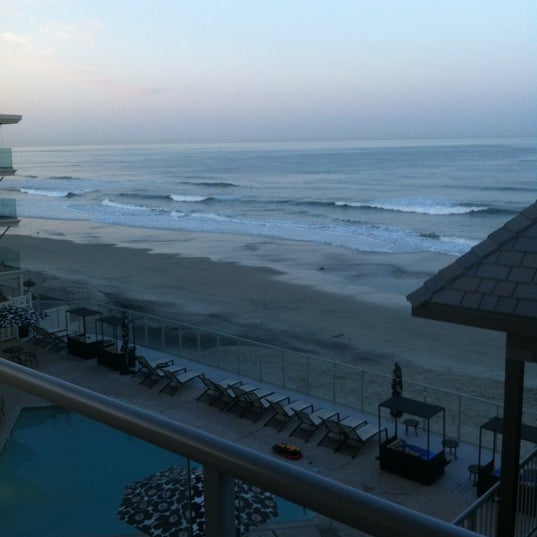 Das Foto wurde bei Beach Terrace Inn von Dee M. am 4/7/2012 aufgenommen