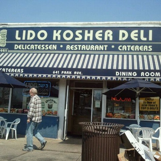 Photo taken at Lido Kosher Deli by Suman G. on 4/16/2012