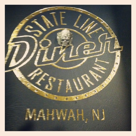 2/19/2012 tarihinde Rebeca D.ziyaretçi tarafından State Line Diner'de çekilen fotoğraf