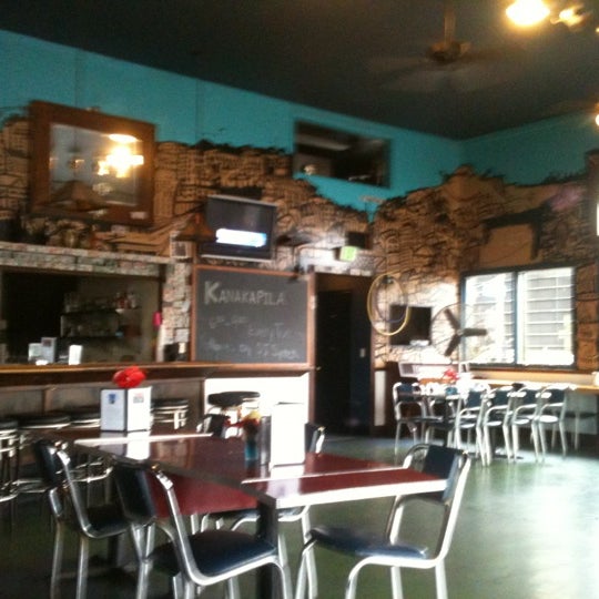 Hilo Town Tavern Bar