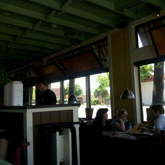 4/27/2012にCharles G.がChili&#39;s Grill &amp; Barで撮った写真