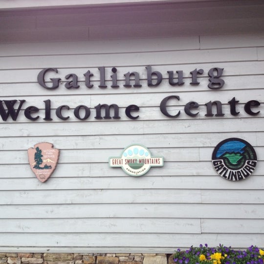 Foto tirada no(a) Gatlinburg Welcome Center por Daiv R. em 3/12/2012