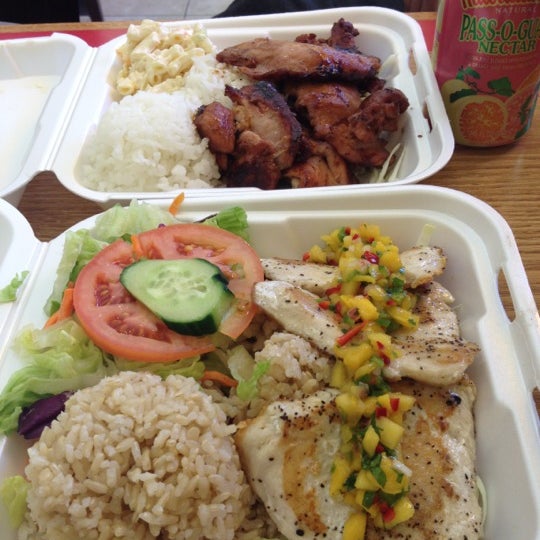 Photo taken at L&amp;L Hawaiian Barbecue by Raimee R. on 6/2/2012