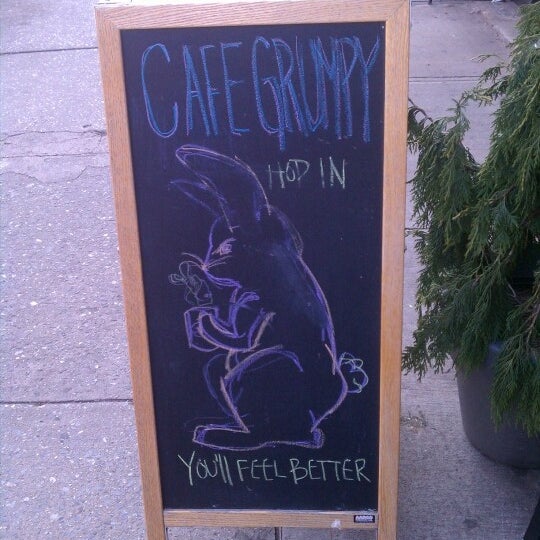 รูปภาพถ่ายที่ Cafe Grumpy โดย Allan B. เมื่อ 3/17/2012