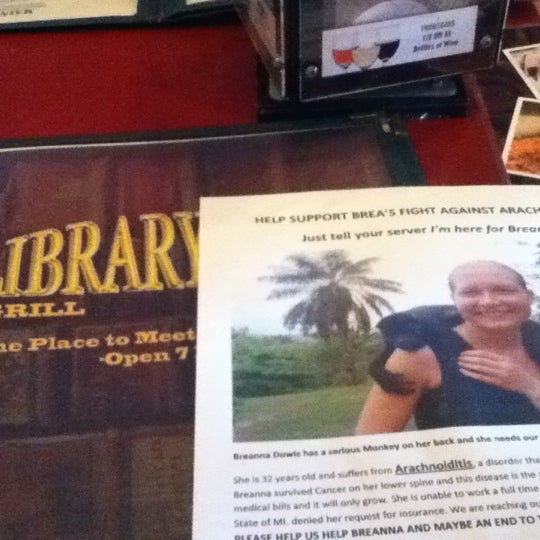 รูปภาพถ่ายที่ Library Sports Pub &amp; Grill West Bloomfield โดย Kaylea S. เมื่อ 8/7/2012