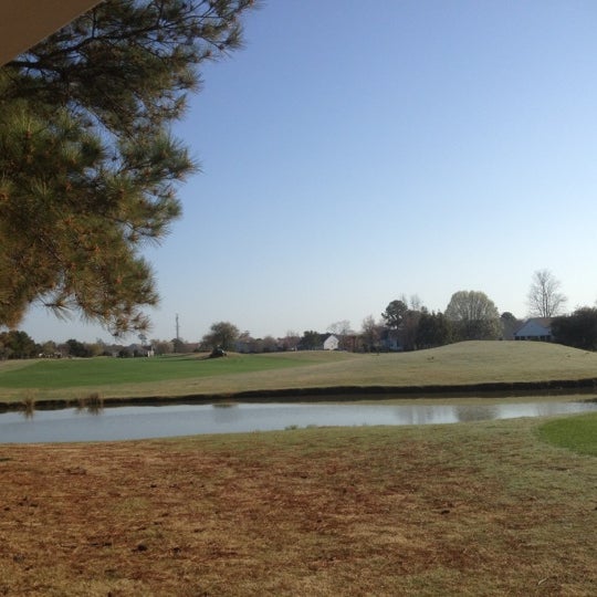 Foto diambil di Wicked Stick Golf Links oleh Jeff pada 3/15/2012