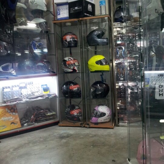 Regina Specialties - Accessories Store 