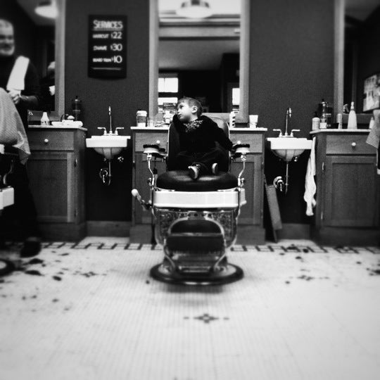 Photo taken at Temescal Alley Barbershop by Guillaume D. on 2/10/2012