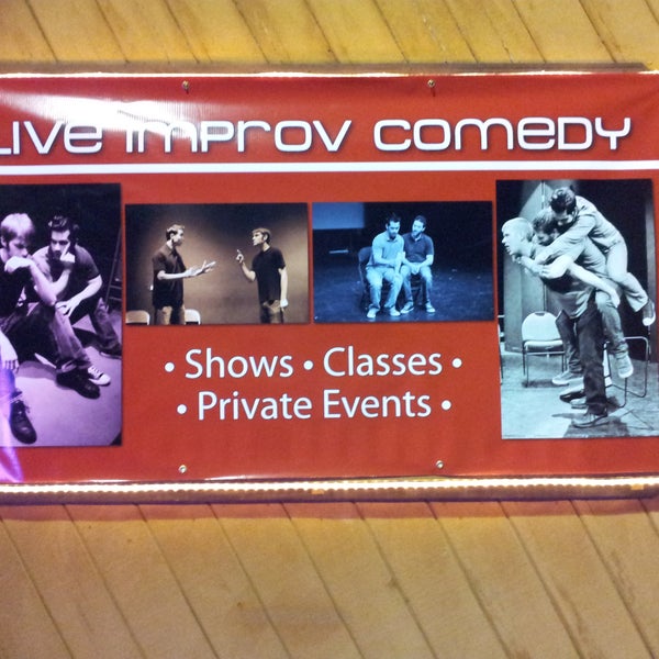 Английский театр уильям шекспир. Questioning кто ты спектакль. Гримерка в театре. Цветы в гримерке. Questioning кто ты спектакль.