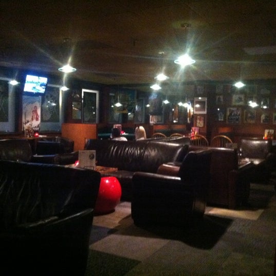 รูปภาพถ่ายที่ The George Restaurant &amp; Pub โดย Steve H. เมื่อ 4/15/2012