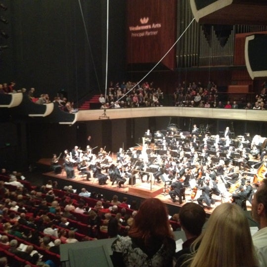 Foto diambil di Perth Concert Hall oleh Graeme M. pada 6/16/2012