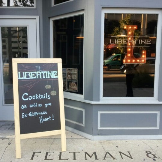 รูปภาพถ่ายที่ The Libertine โดย Brooke H. เมื่อ 8/28/2012