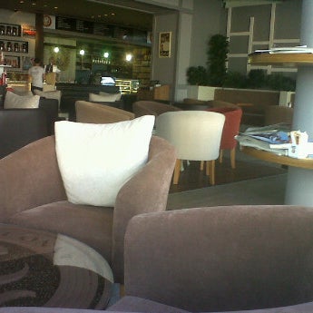 Foto tomada en Douwe Egberts Coffee &amp; Restaurant  por İlker A. el 8/25/2012