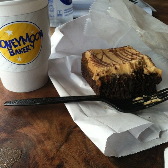 7/16/2012 tarihinde Lesley C.ziyaretçi tarafından Honeymoon Bakery'de çekilen fotoğraf