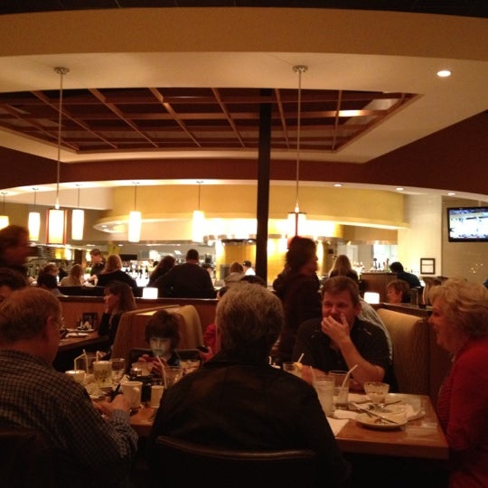 California Pizza Kitchen At Lakes At Thousand Oaks Pizza Place
