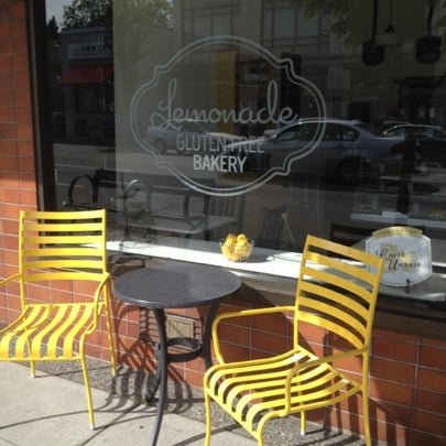8/26/2012 tarihinde Sziyaretçi tarafından Lemonade Gluten Free Bakery'de çekilen fotoğraf