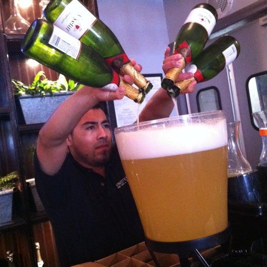 3/18/2012にBishop G.がVinoteca Wine Bar &amp; Bistroで撮った写真