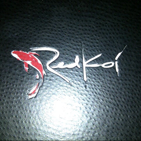 Foto scattata a Red Koi Thai &amp; Sushi Lounge da Becky F. il 7/6/2012