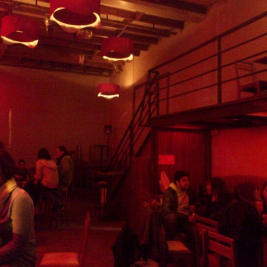 6/9/2012 tarihinde Yamir A.ziyaretçi tarafından Humano Bar'de çekilen fotoğraf