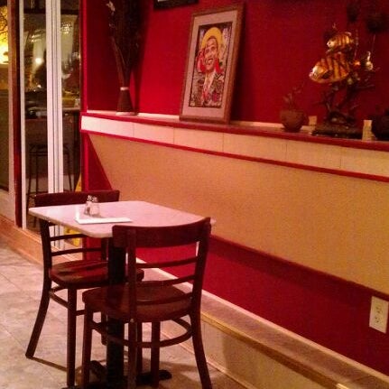รูปภาพถ่ายที่ Big Chair Cafe n&#39; Grill โดย jt เมื่อ 2/10/2012
