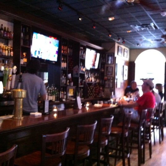 8/12/2012 tarihinde Ryan A.ziyaretçi tarafından Court Street Bar &amp; Restaurant'de çekilen fotoğraf