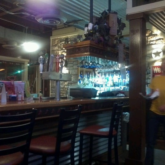 Photo taken at Chili&#39;s Grill &amp; Bar by Melba B. on 7/17/2012