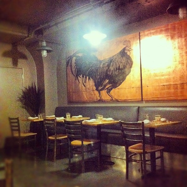 8/31/2012 tarihinde Taka T.ziyaretçi tarafından Gilberth&#39;s Latin Fusion Restaurant'de çekilen fotoğraf