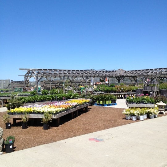 Bartlett's Farm Farmers Market in Nantucket