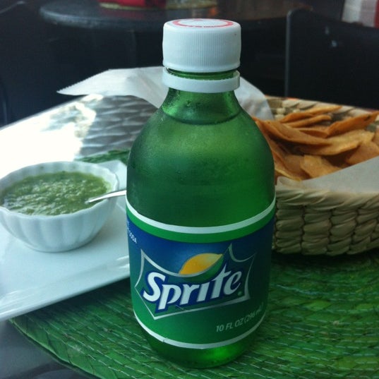 รูปภาพถ่ายที่ The MexZican Gourmet โดย Samantha S. เมื่อ 4/5/2012