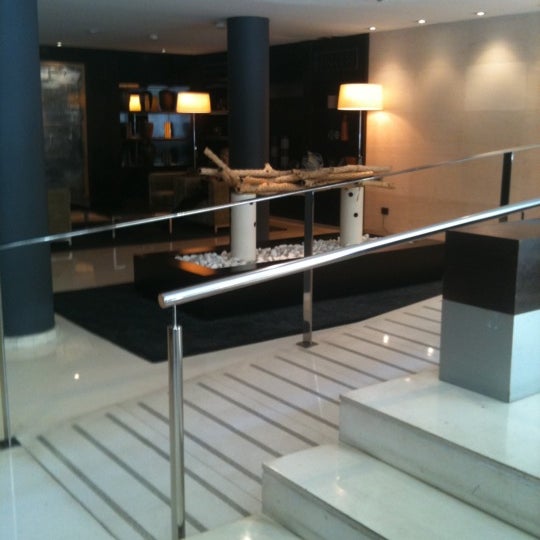 รูปภาพถ่ายที่ Hotel Vilamarí โดย Adeline W. เมื่อ 4/15/2012