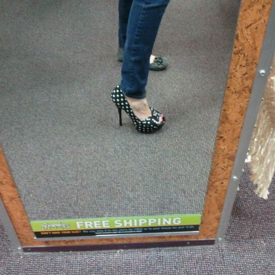 Journeys Shoe Store in West Des Moines