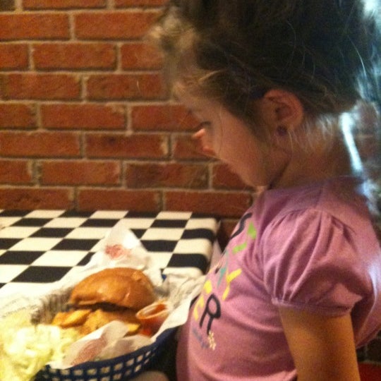 Photo taken at Fuddruckers by Denise P. on 6/8/2012