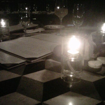 4/15/2012에 Vyara N.님이 Cast Restaurant at Viceroy Santa Monica에서 찍은 사진