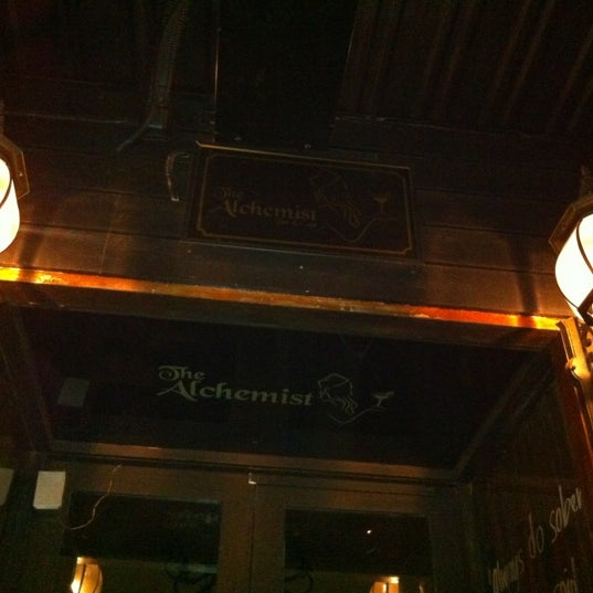 5/19/2012에 Gillian M.님이 The Alchemist Bar &amp; Cafe에서 찍은 사진